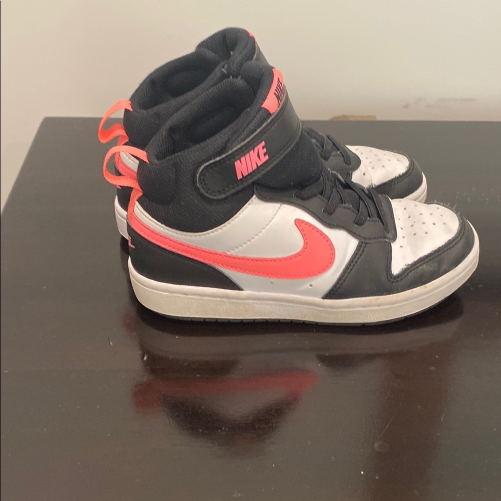 EUC Pink/Black Nike high tops